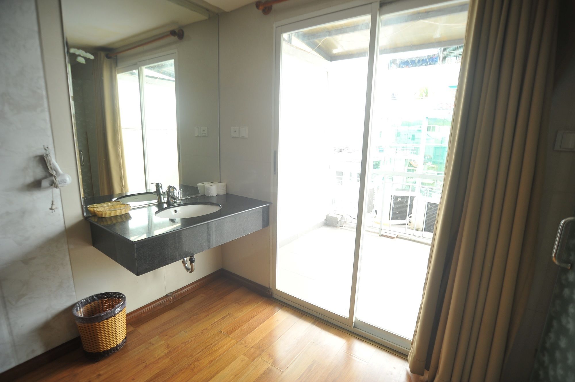 Фото Holiday Hotel