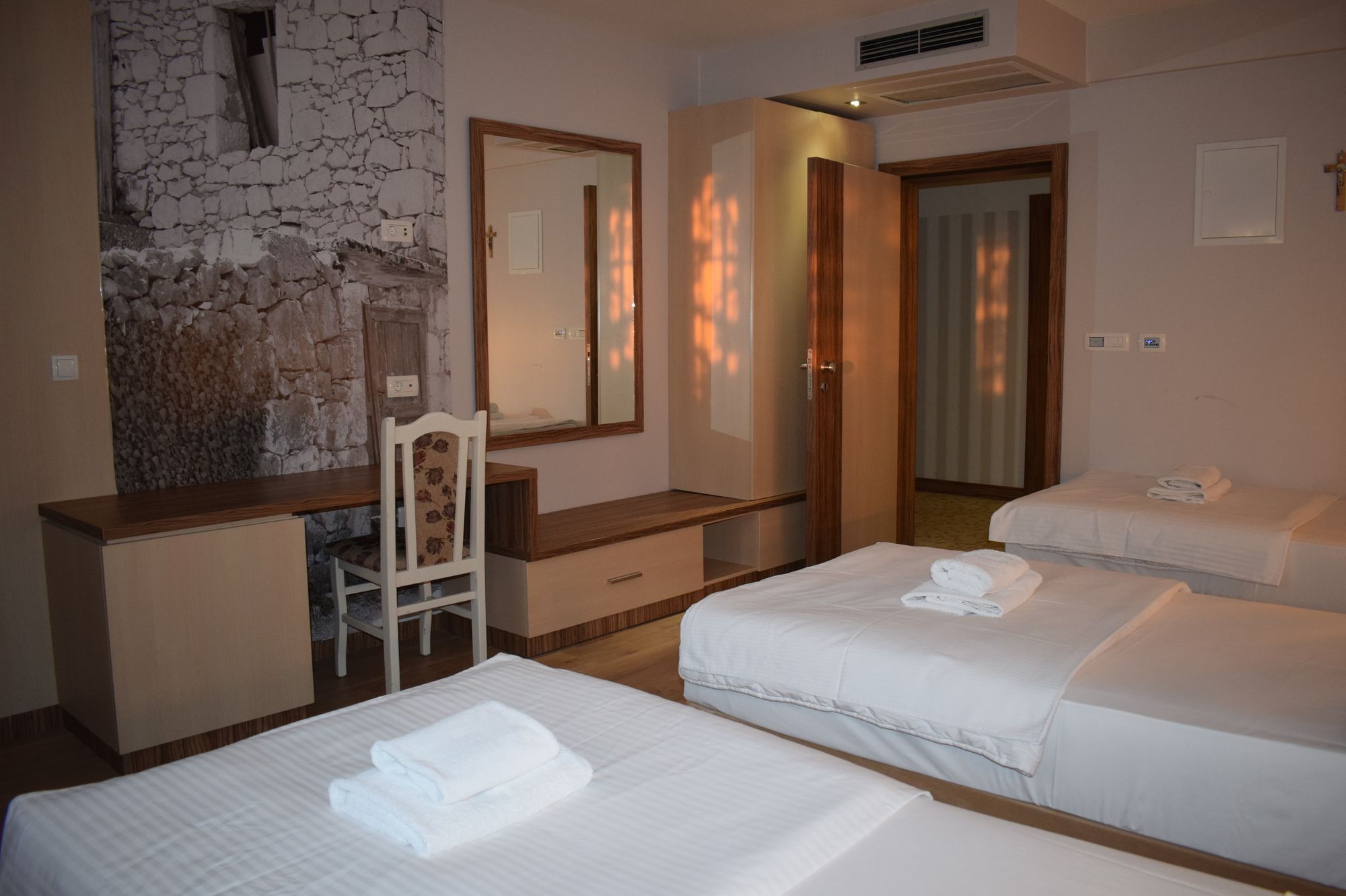 Фото Wine Hotel Cesarica