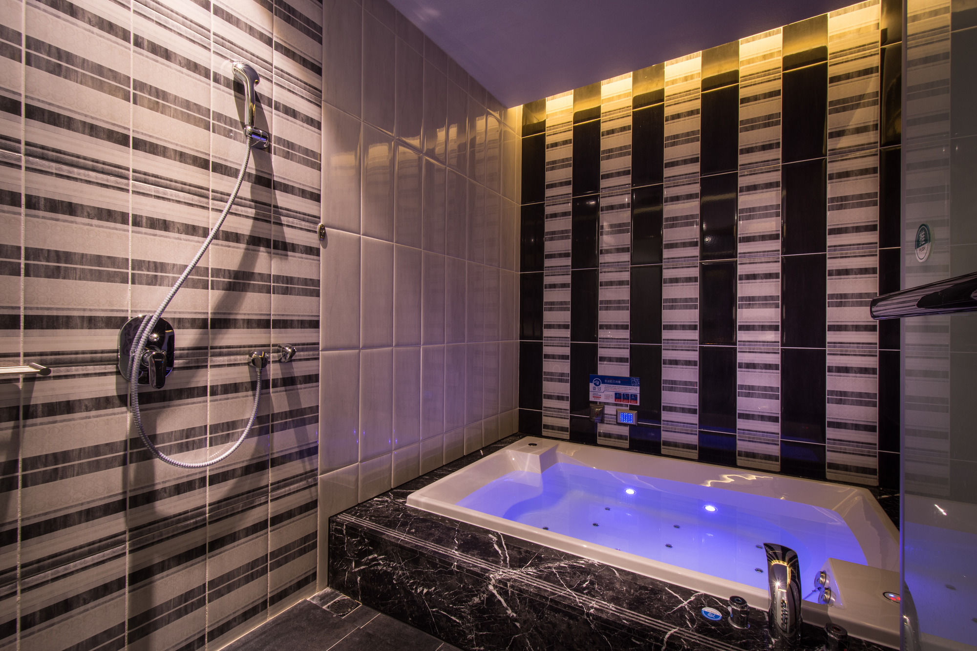 Фото Uher Luxury Resort & Hotel