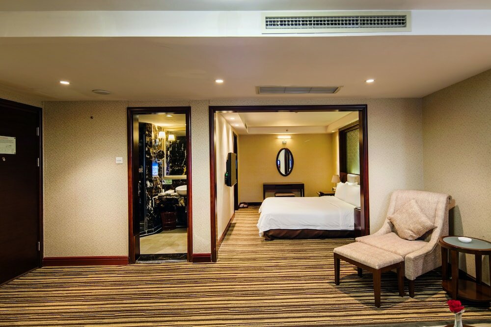 Фото Leeden Hotel Chengdu