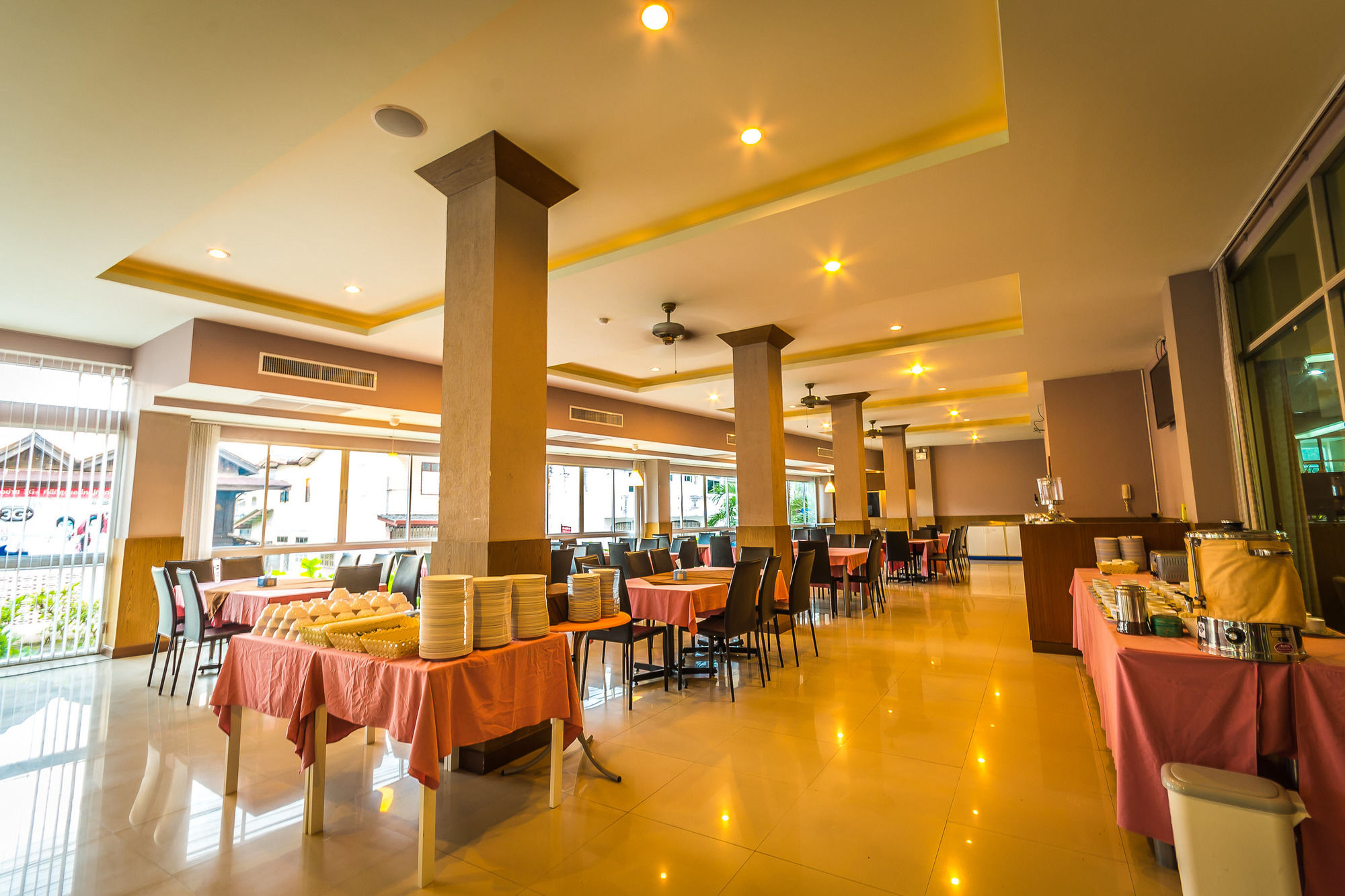 Фото Sinkiat Buri Hotel