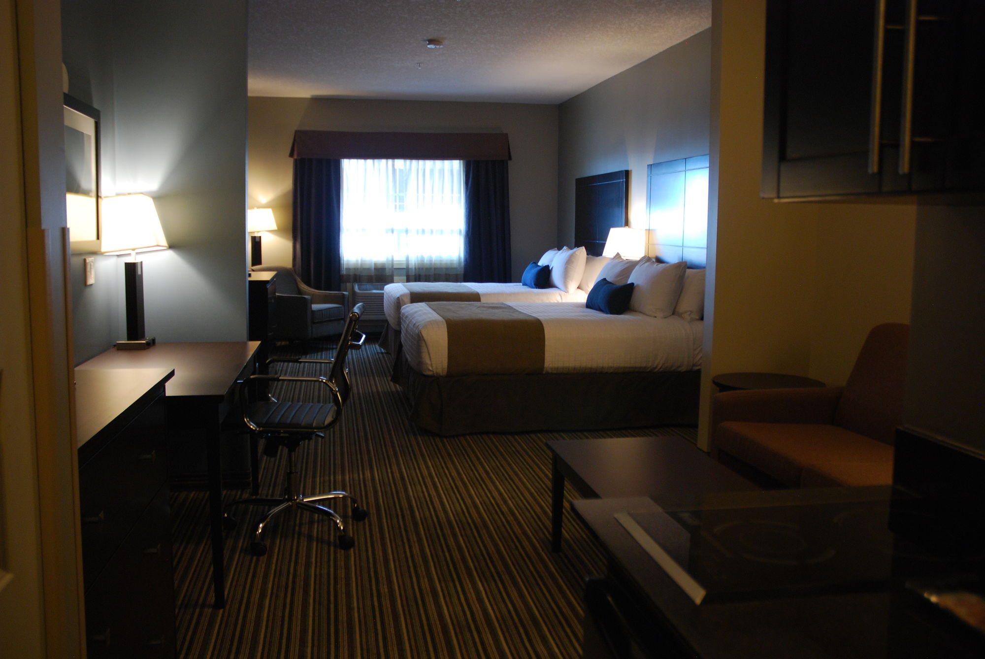 Фото Best Western Plus Fort Saskatchewan Inn & Suites