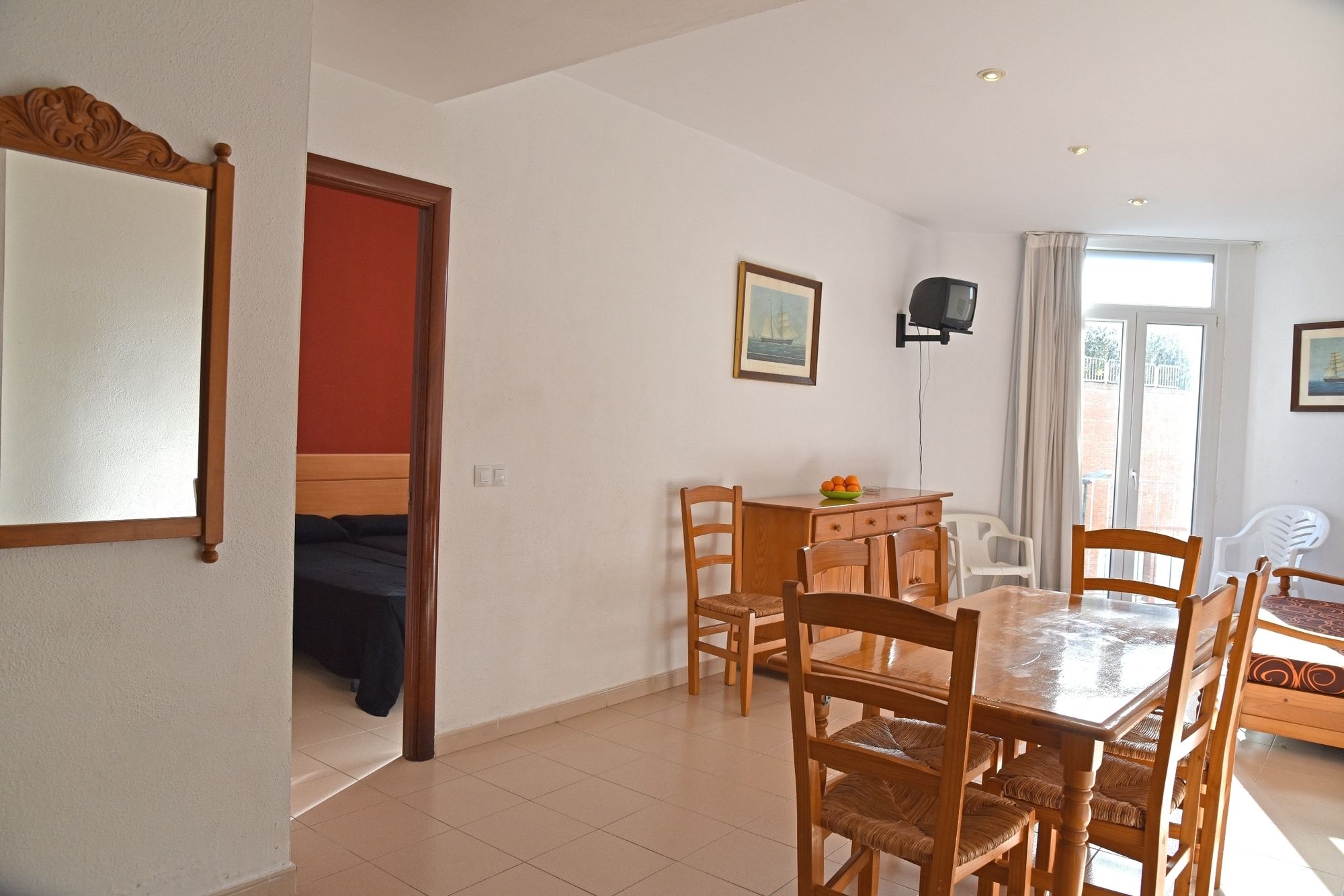 Фото Apartamentos Ar Dosjoimi