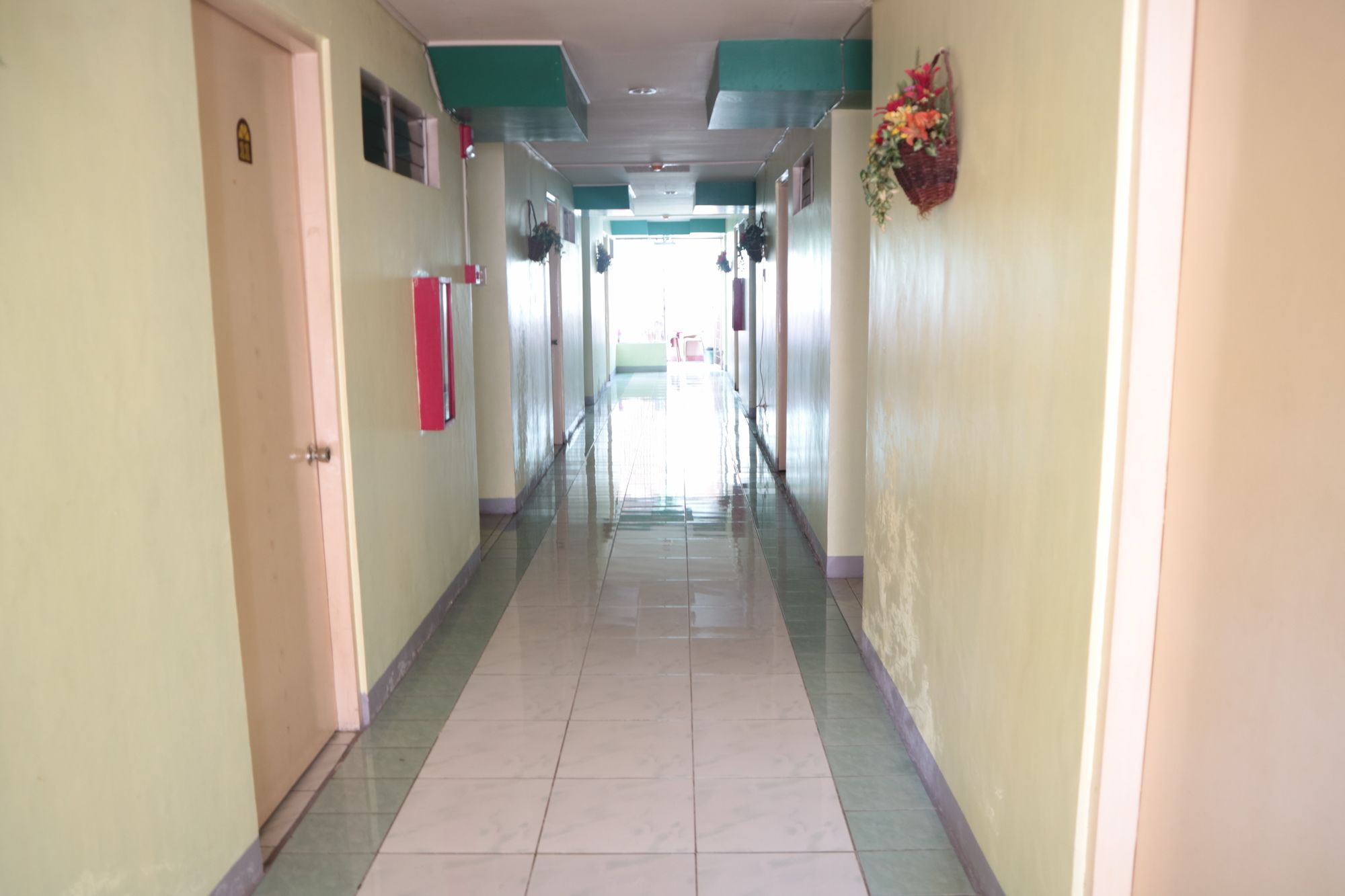 Фото Mellow Apartelle and Tourist Inn