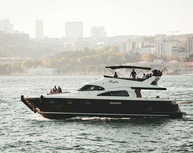 Yacht club The Luxe Fleet - Dubai Harbour, Dubai, photo