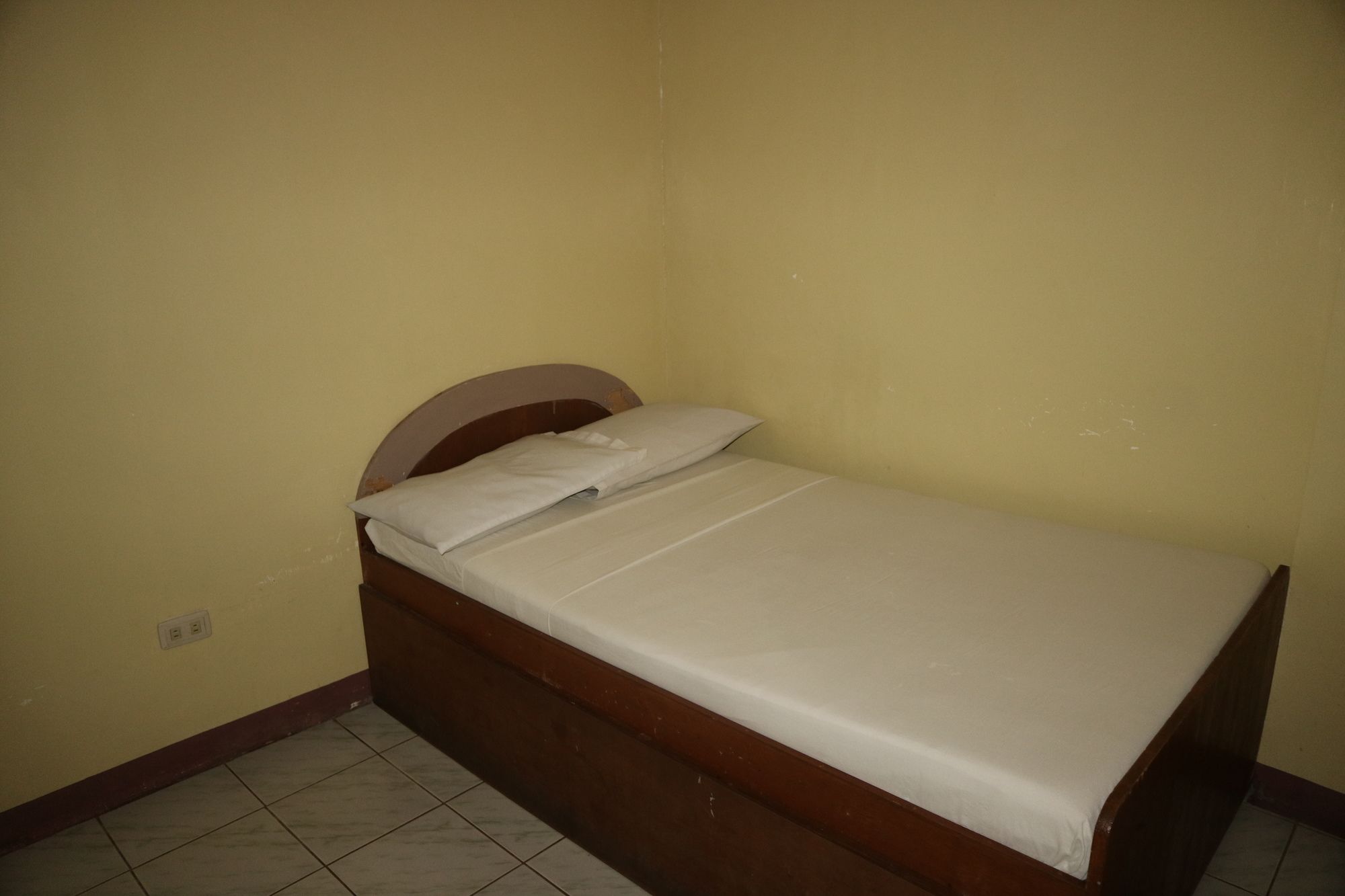 Фото Mellow Apartelle and Tourist Inn