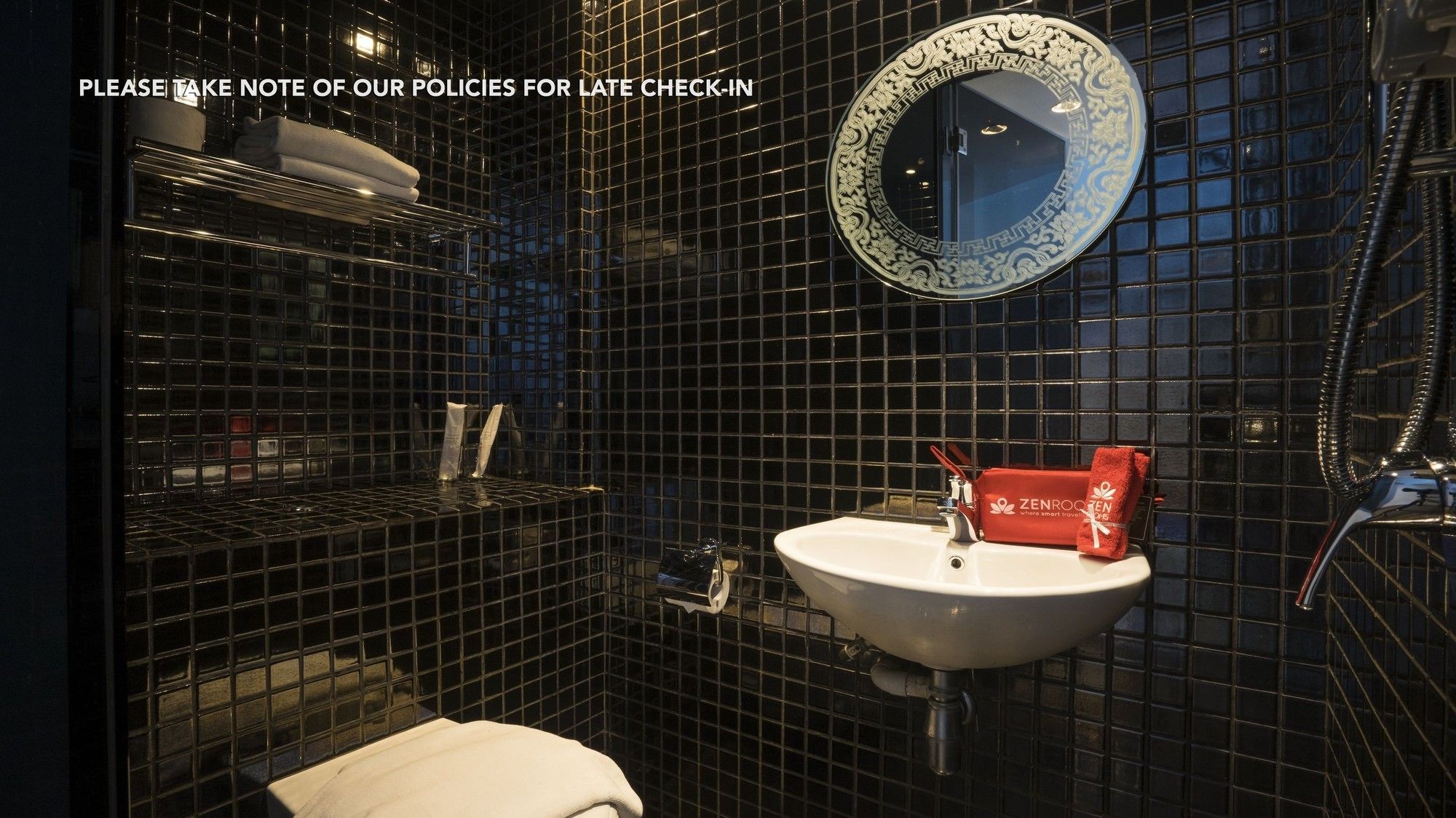 Фото Zen Rooms People's Park Complex