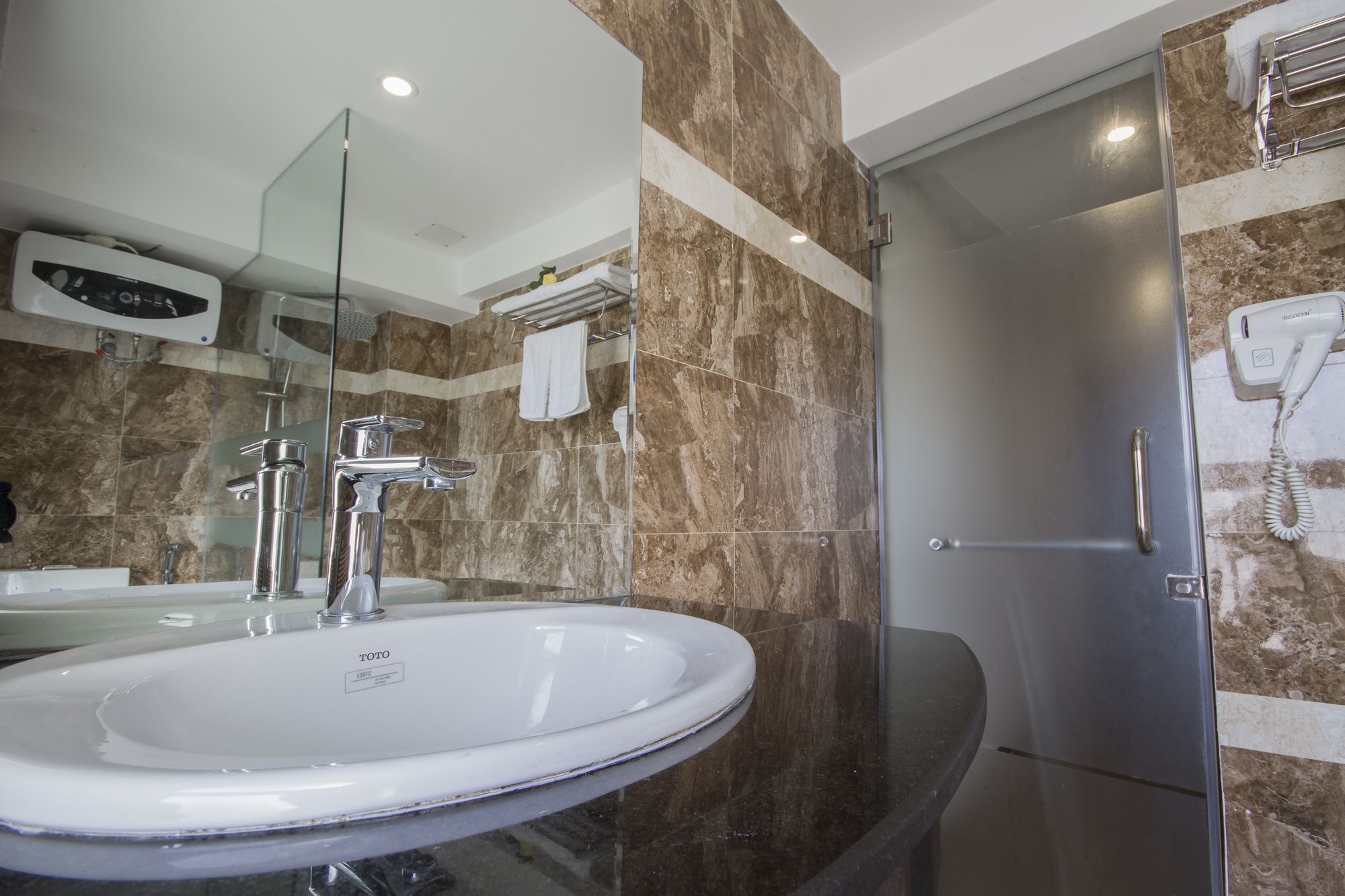 Фото Happy Sky Hotel