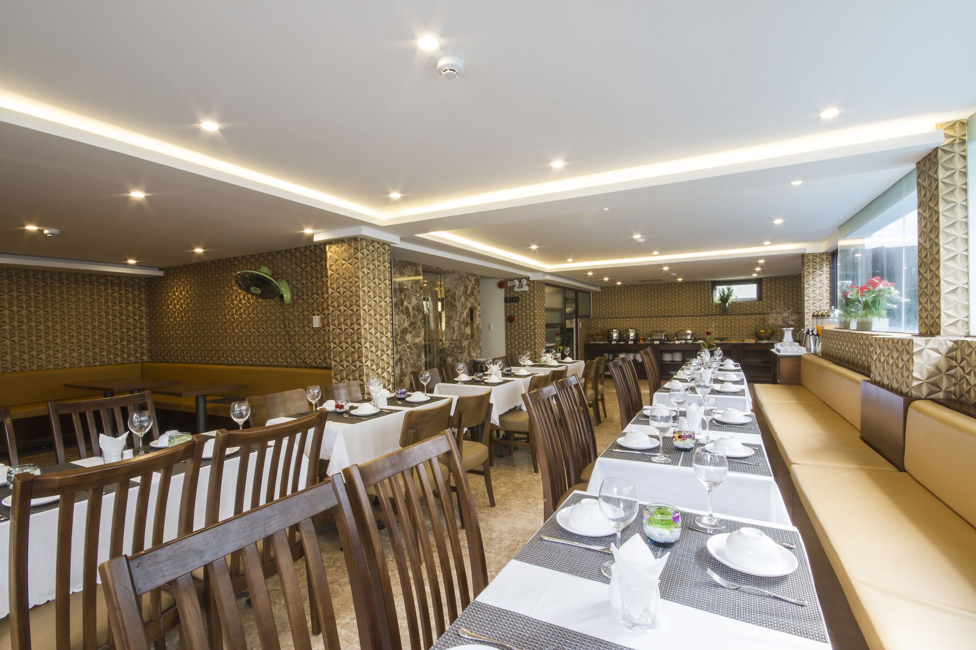 Фото Happy Sky Hotel