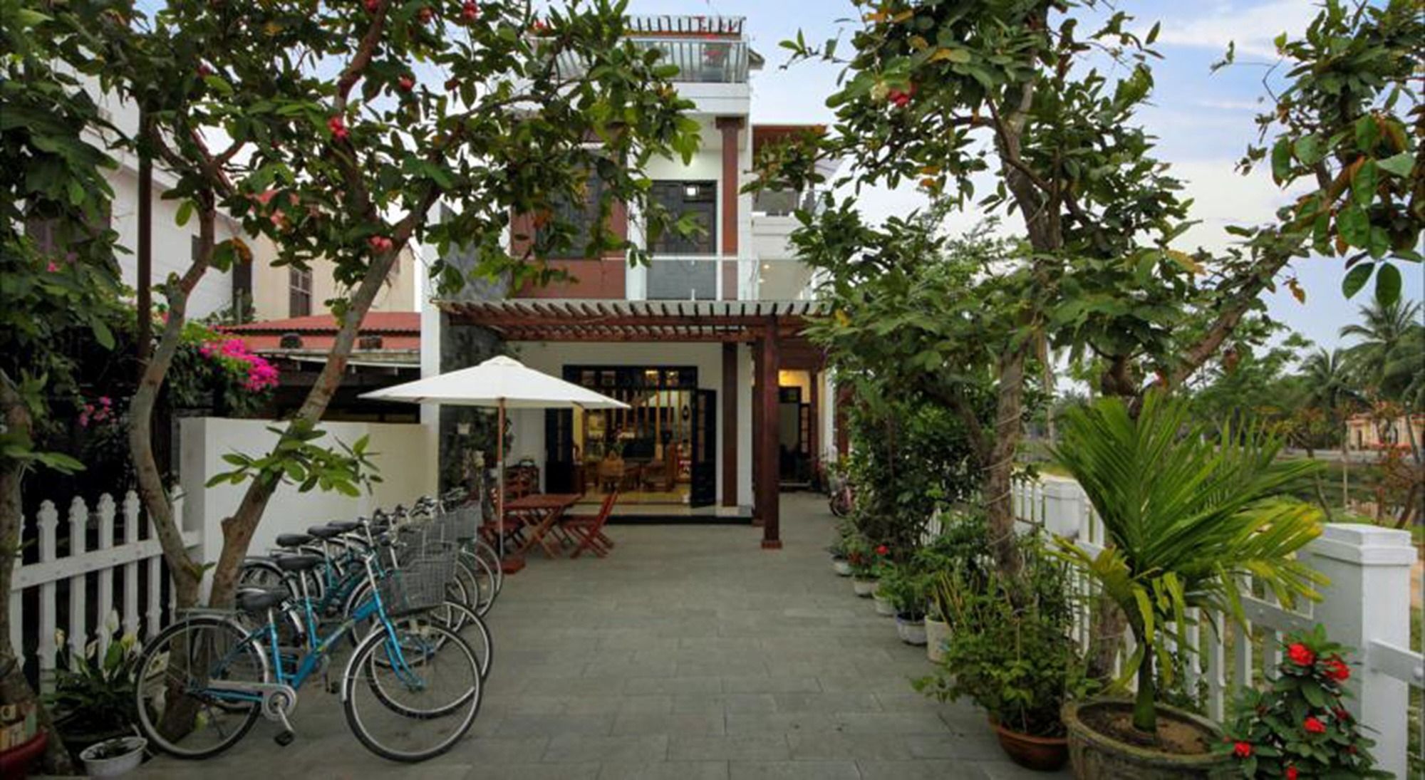 Фото Azalea Homestay