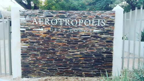 Гостиница Aerotropolis Guest Lodge в Кемптон-Парке