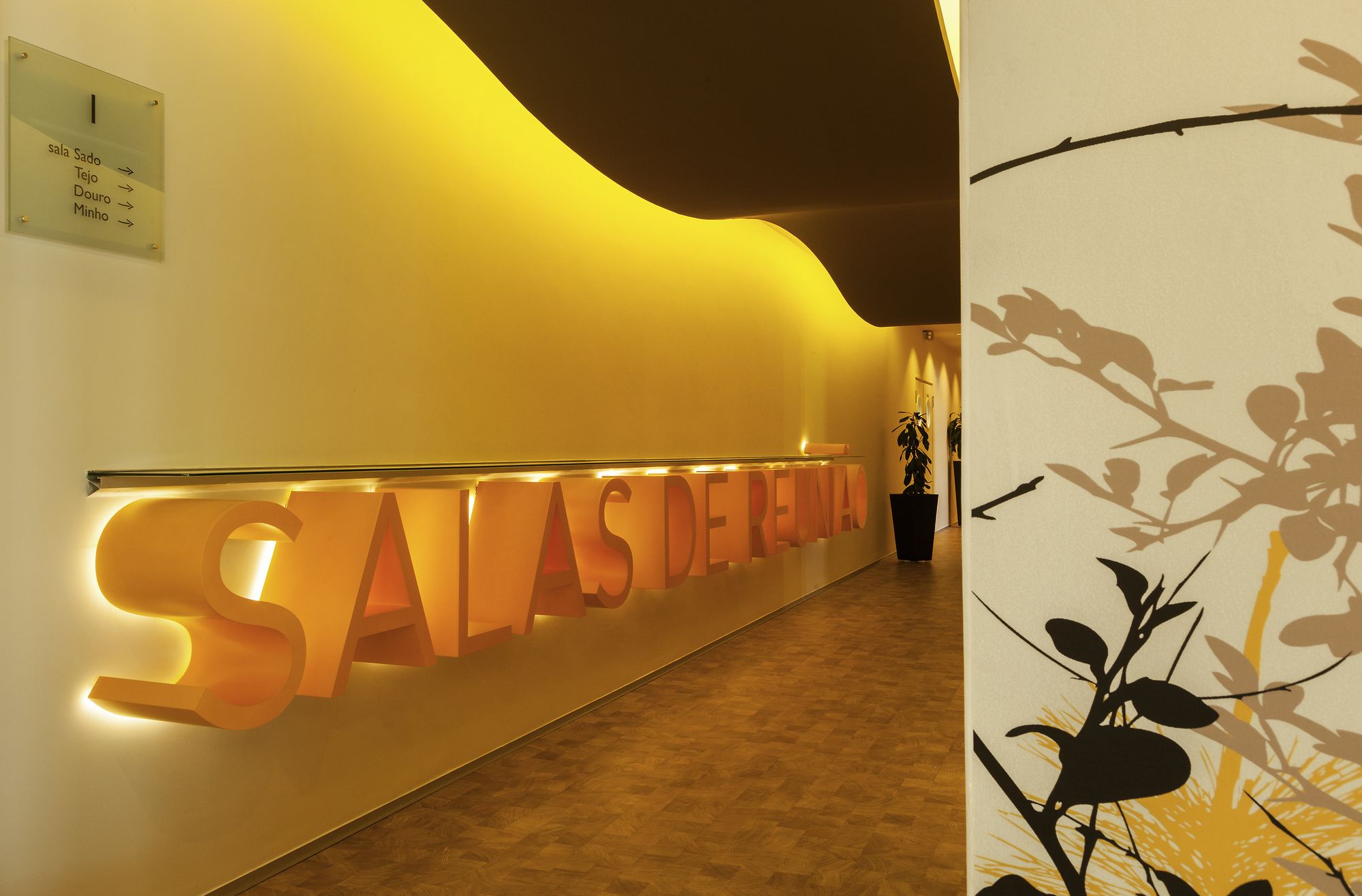 Фото Novotel Setubal