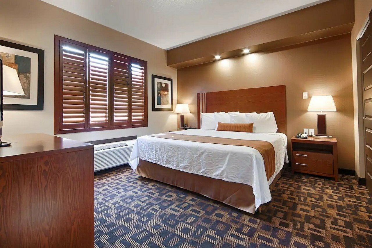 Фото Days Inn by Wyndham Redwater