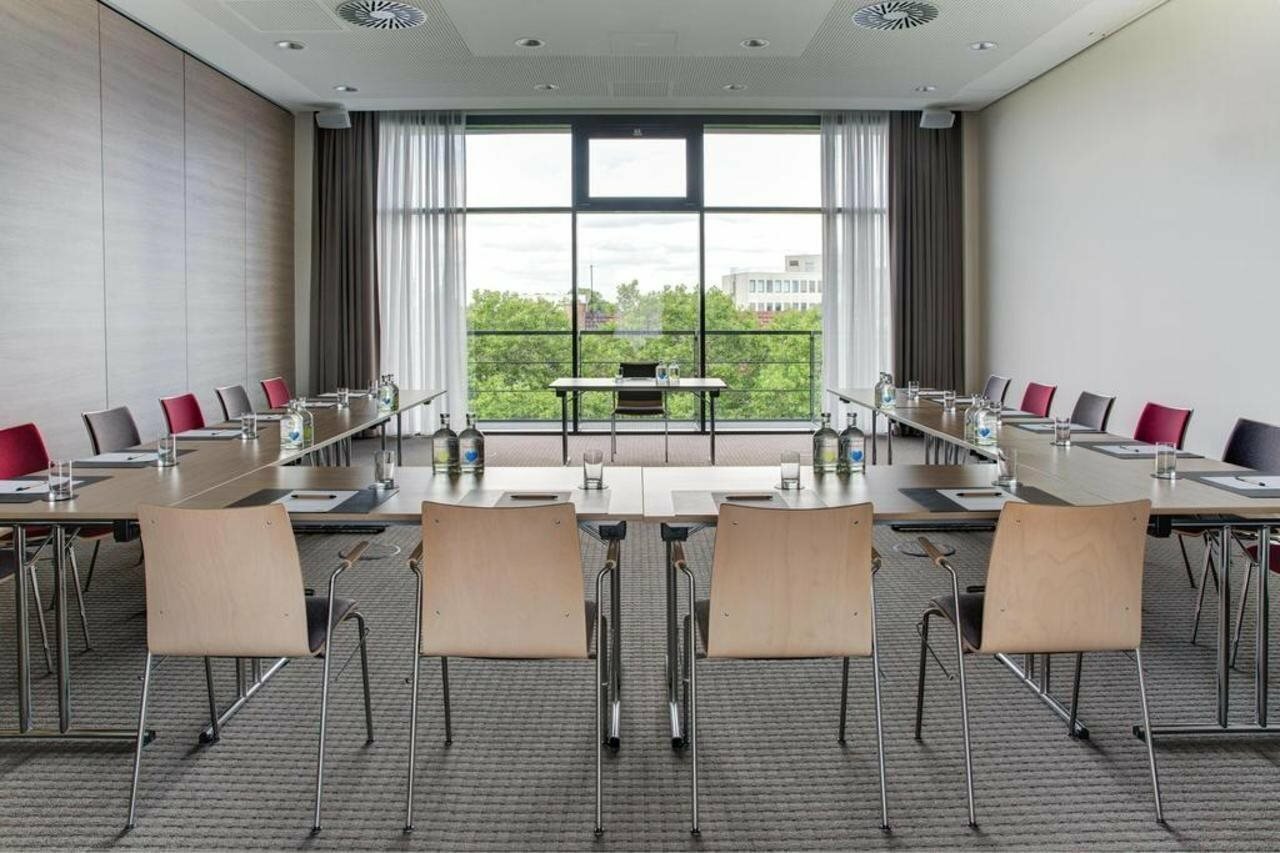 Фото IntercityHotel Duisburg