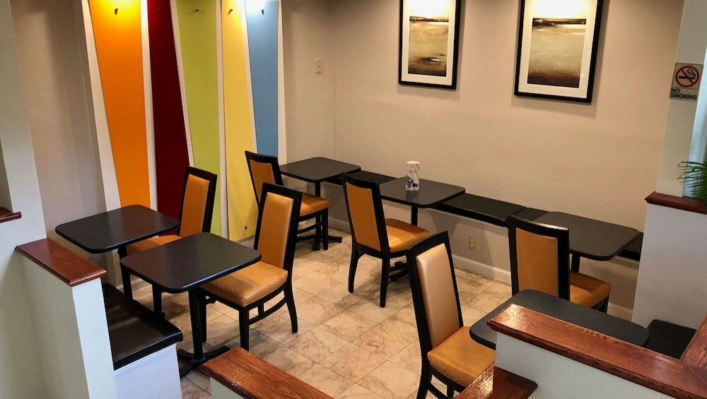 Фото Magnuson Hotel Virginia Beach