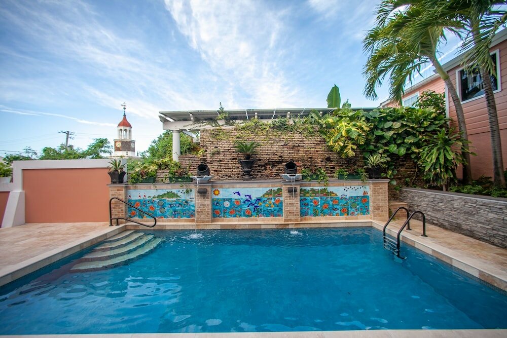 Фото Company House Hotel