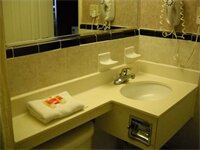 Фото Red Carpet Inn & Suites