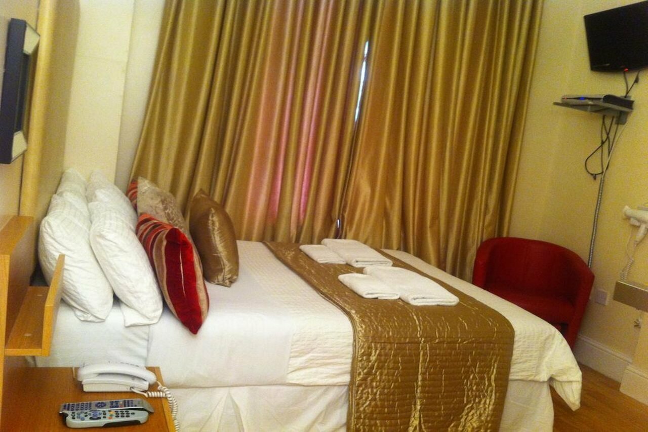 Фото ABC Hyde Park Hotel