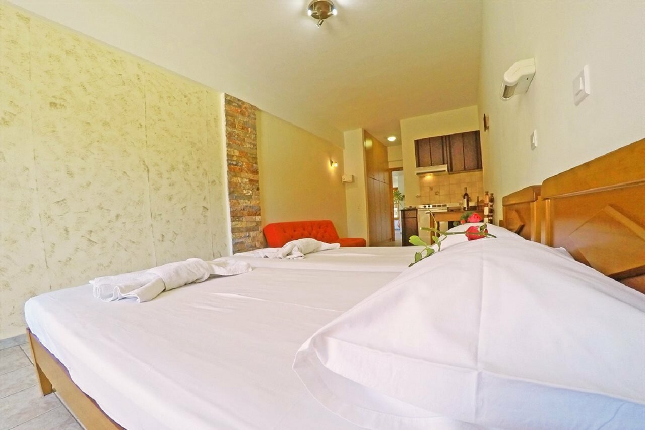 Фото Tarsanas Apartments