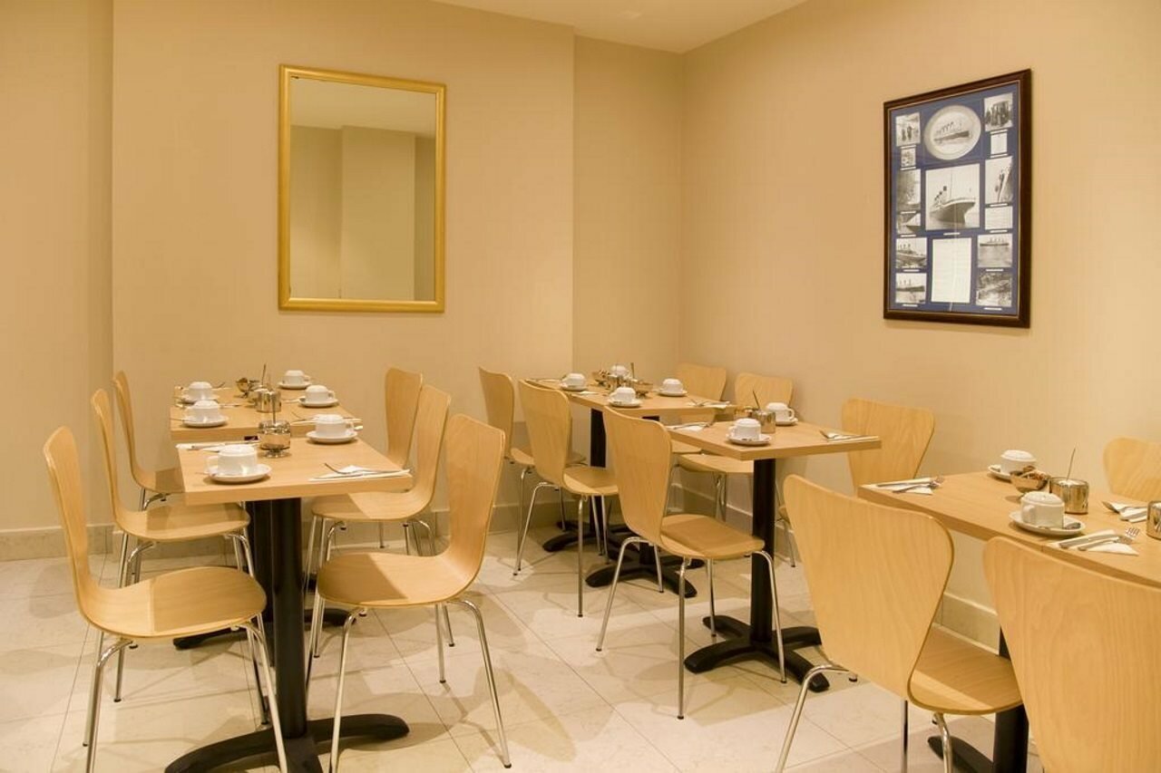 Фото Coronation Hotel