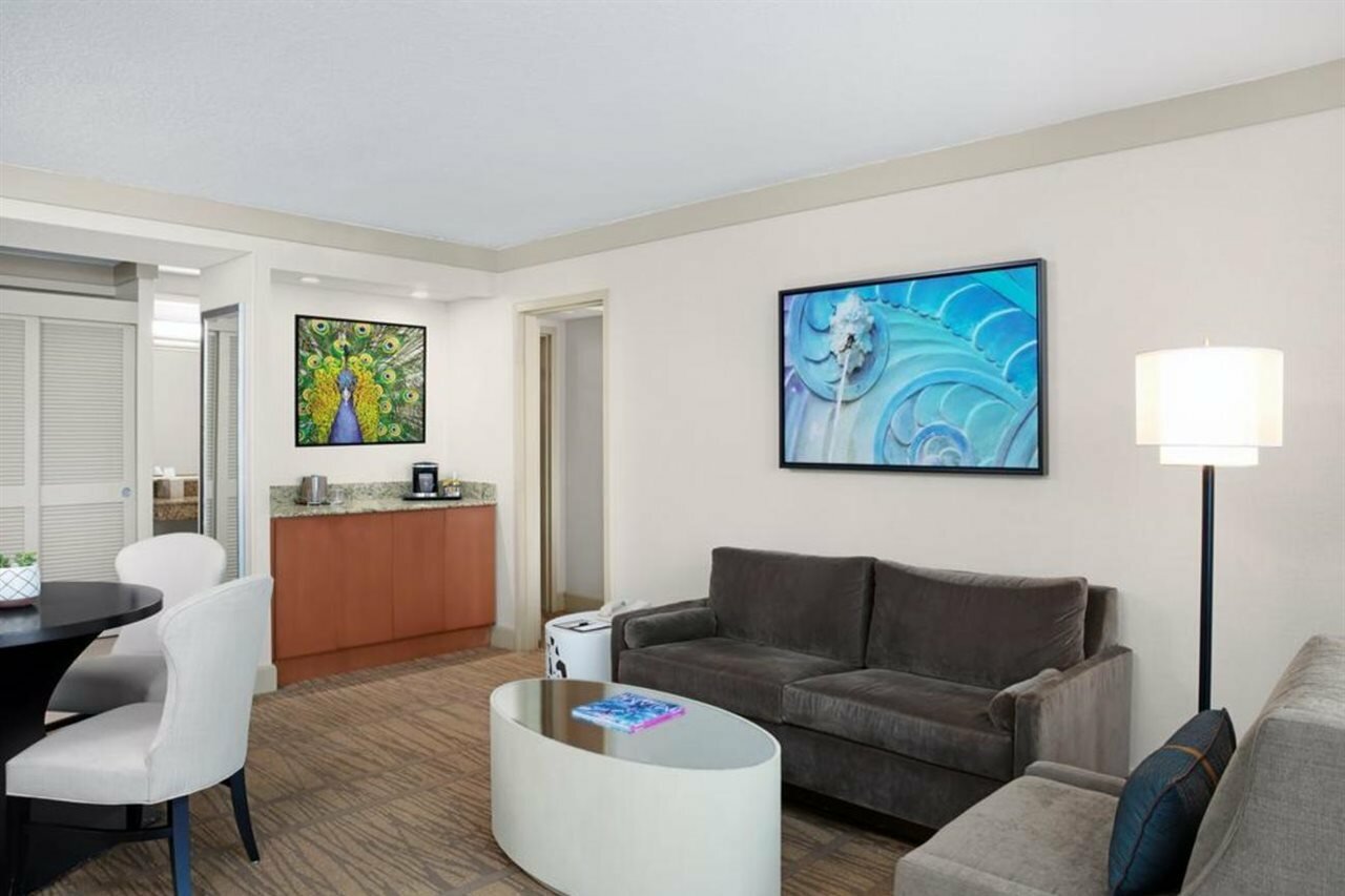 Фото Doubletree by Hilton Hotel Miami Airport & Convention Center