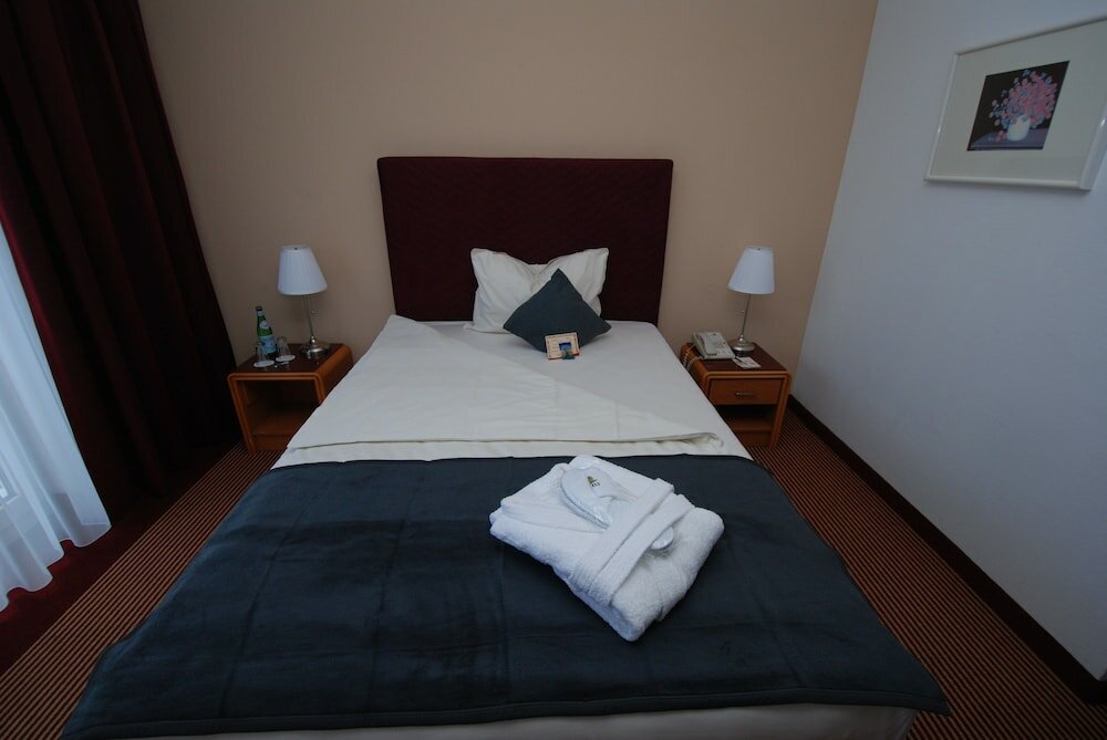 Фото Отель Hk Dusseldorf City