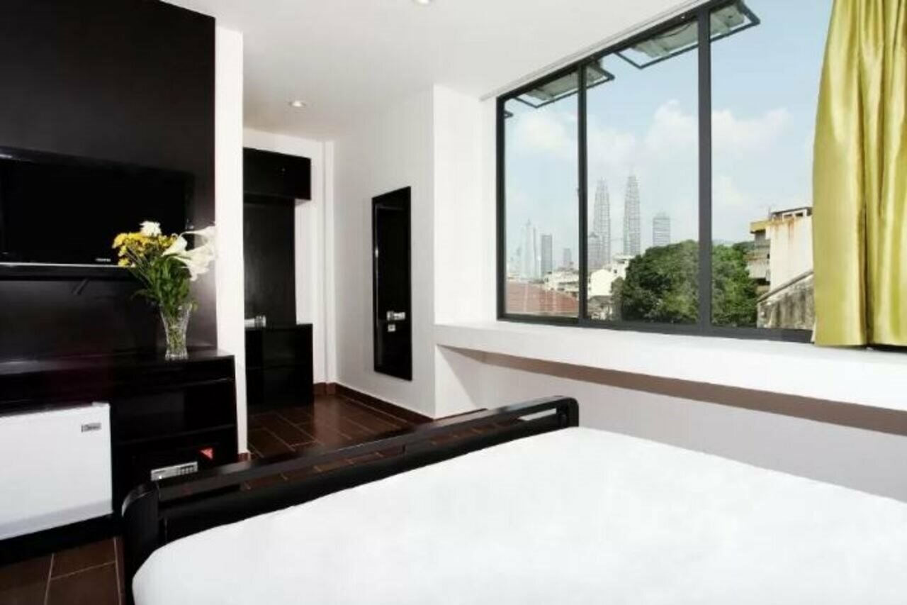 Фото Crossroads Hotel