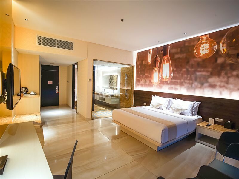 Фото Fm7 Resort Hotel Bandara Jakarta Airport