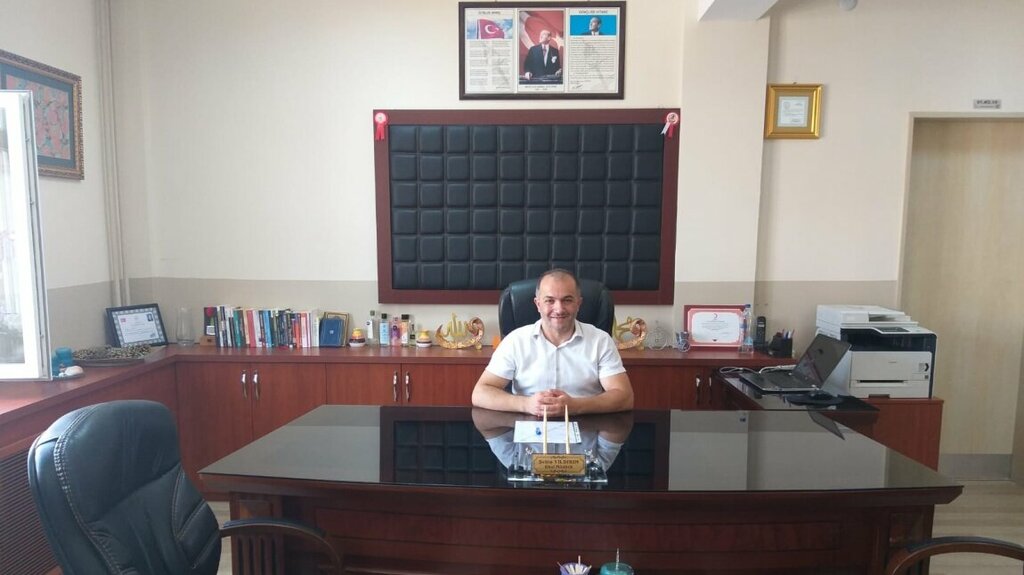 تعليم ثانوي Cahit Zarifoglu Anatolian Imam Hatip High School ، اسطنبول، صورة