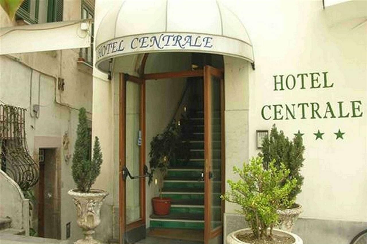 Фото отеля 2