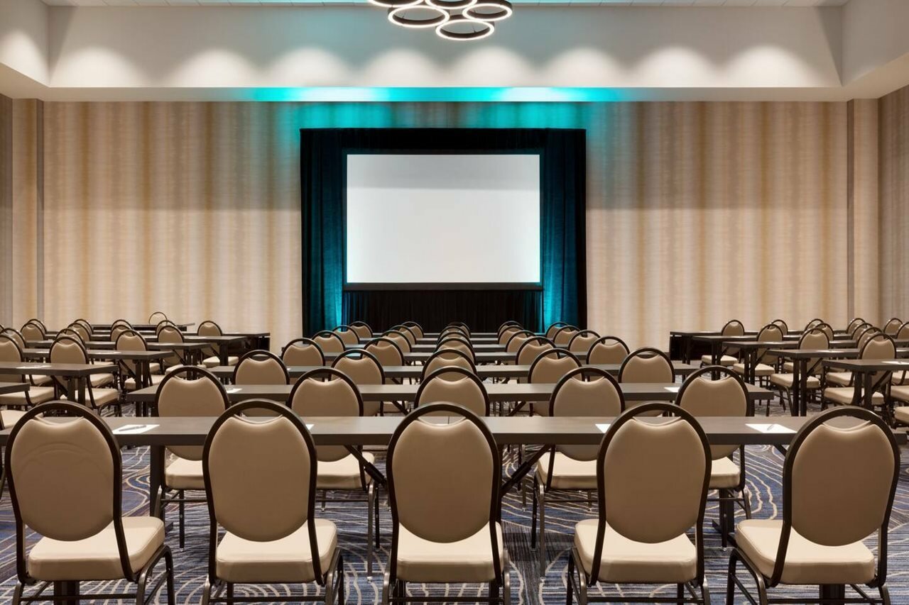 Фото Embassy Suites by Hilton San Antonio Landmark