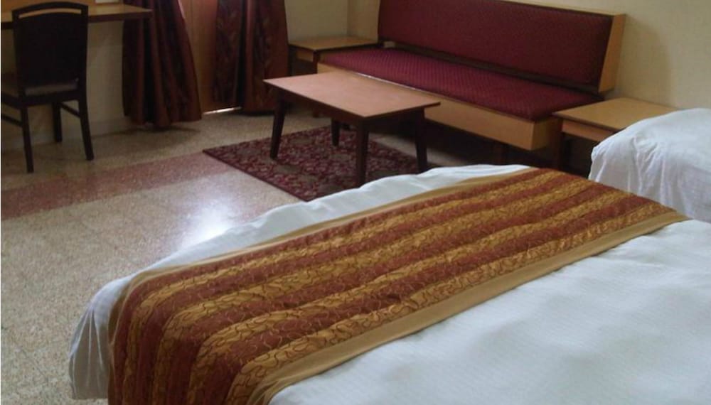 Фото Chateau Windsor Hotel