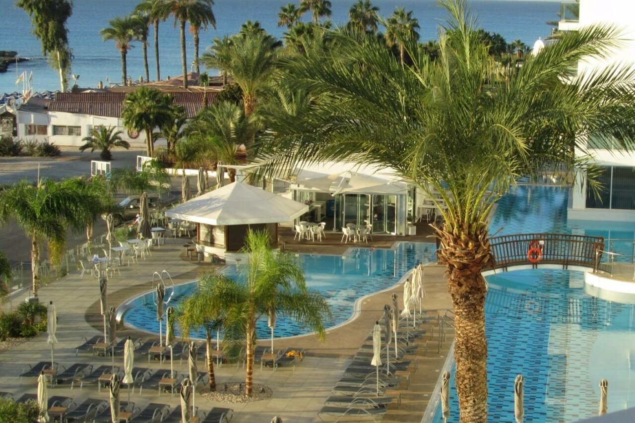 Фото Vassos Nissi Plage Hotel & SPA