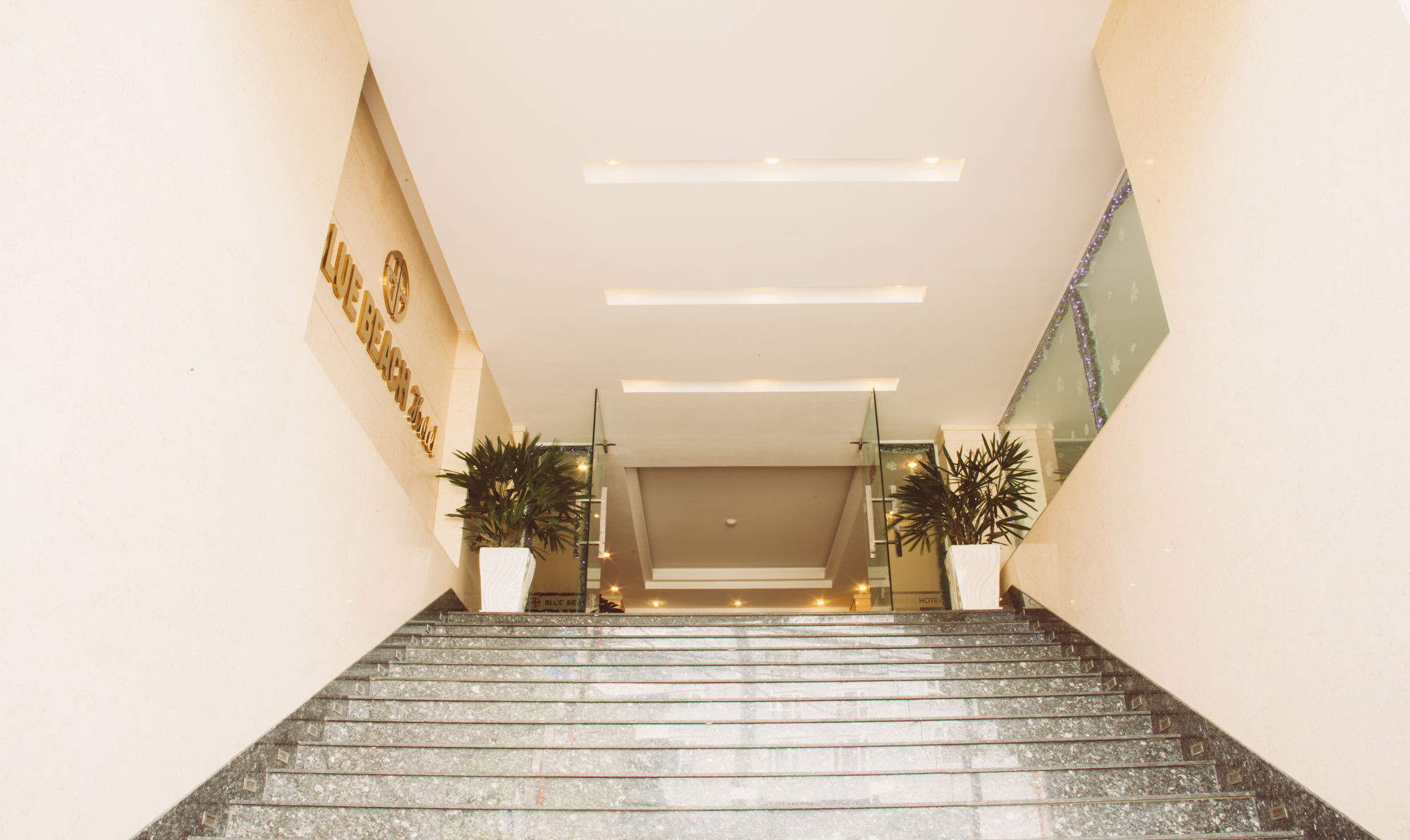 Фото Blue Beach Hotel