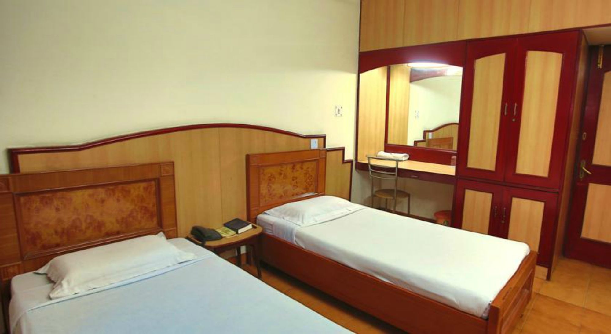 Фото Ymca Tourist Hostel