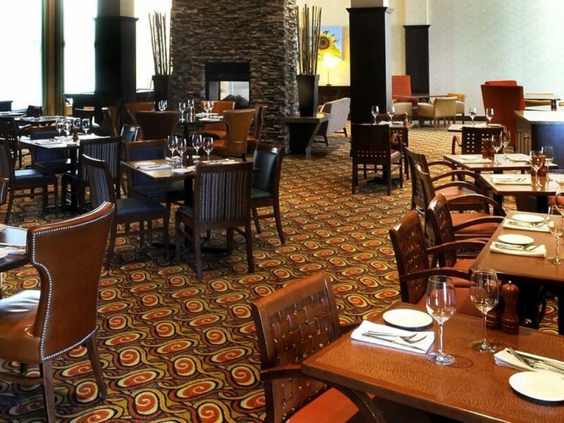 Фото Sheraton Toronto Airport Hotel & Conference Centre