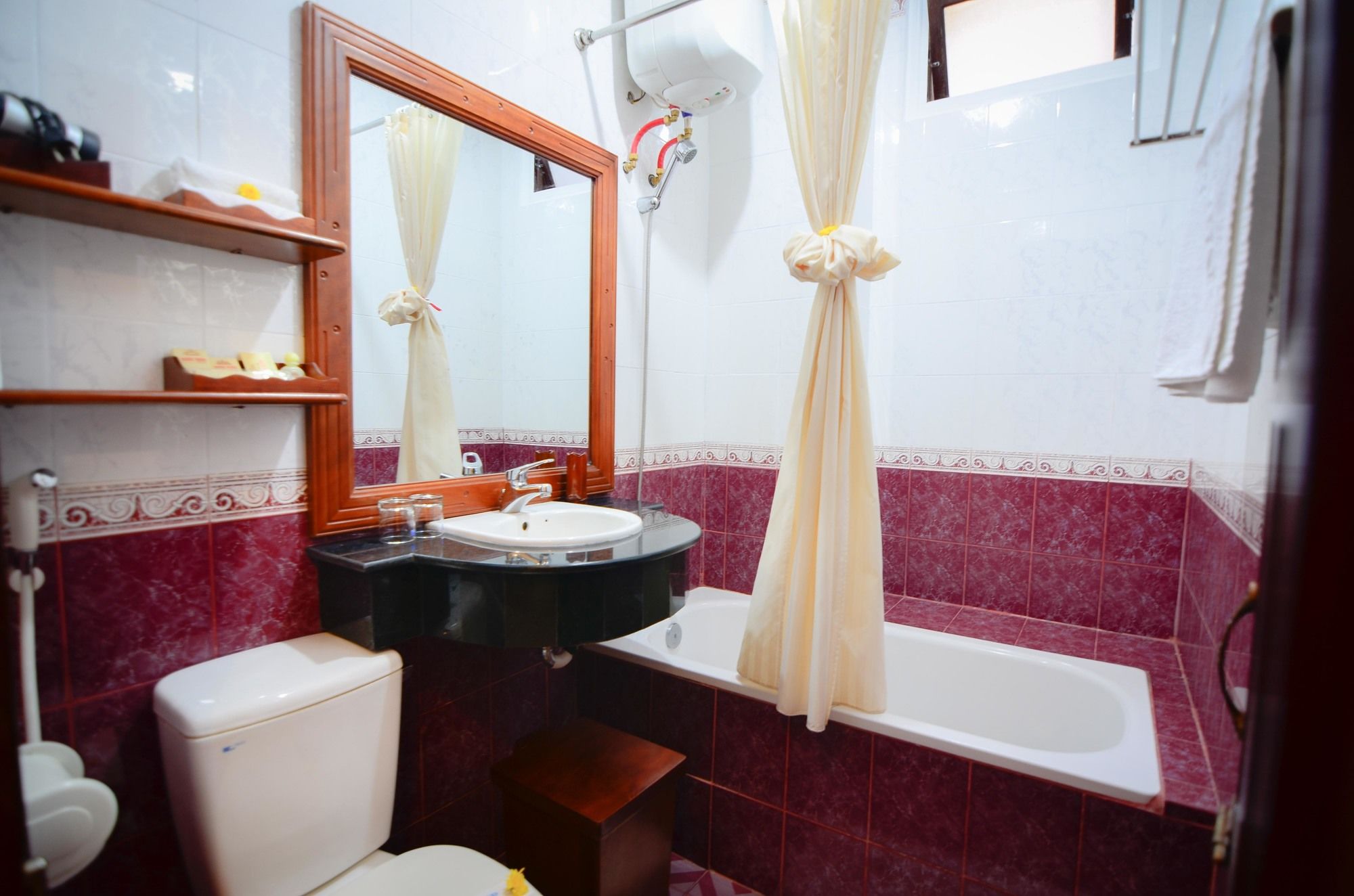 Фото Hoi An Nhi Nhi Hotel