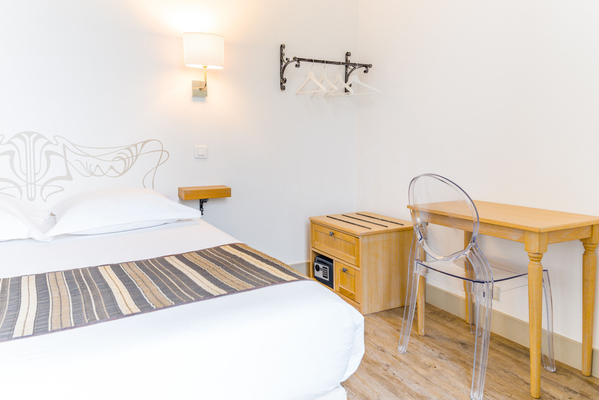 Фото Hotel Korner Eiffel