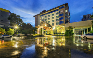 Гостиница Buri Sriphu Hotel & Convention Centre