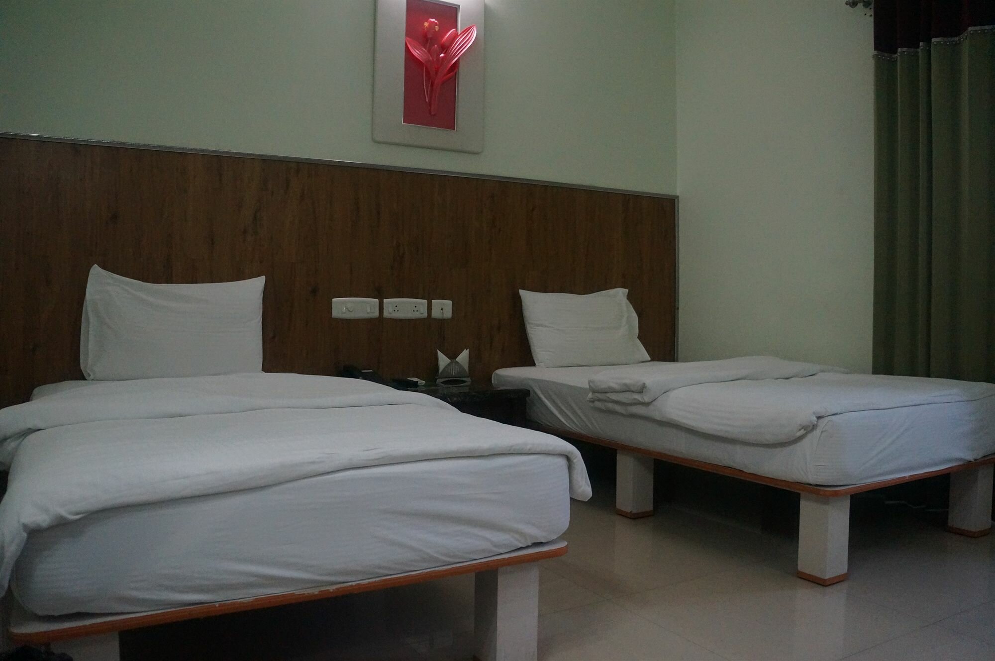 Фото Lotels Hotel