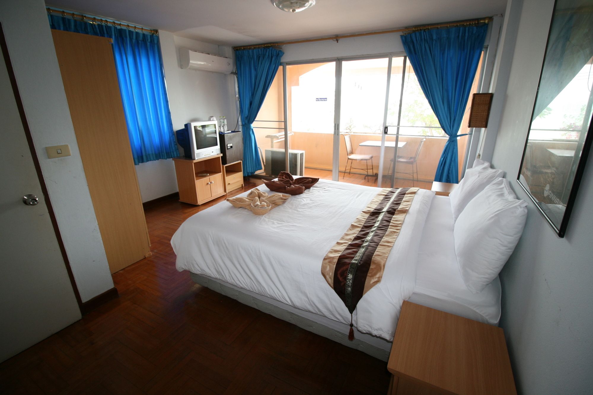 Фото Beachfront Hotel Cha Am