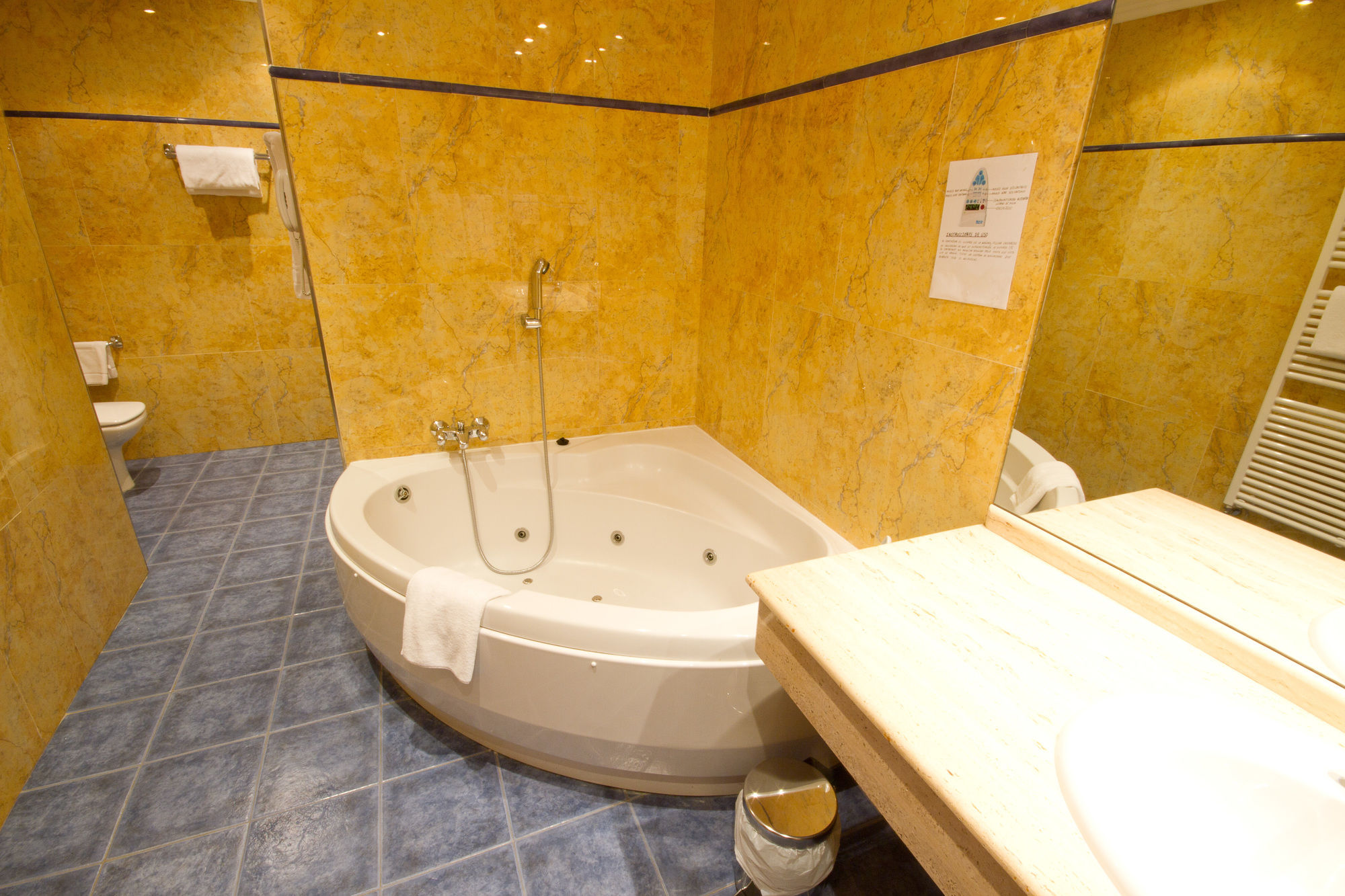 Фото Hotel Santamaría