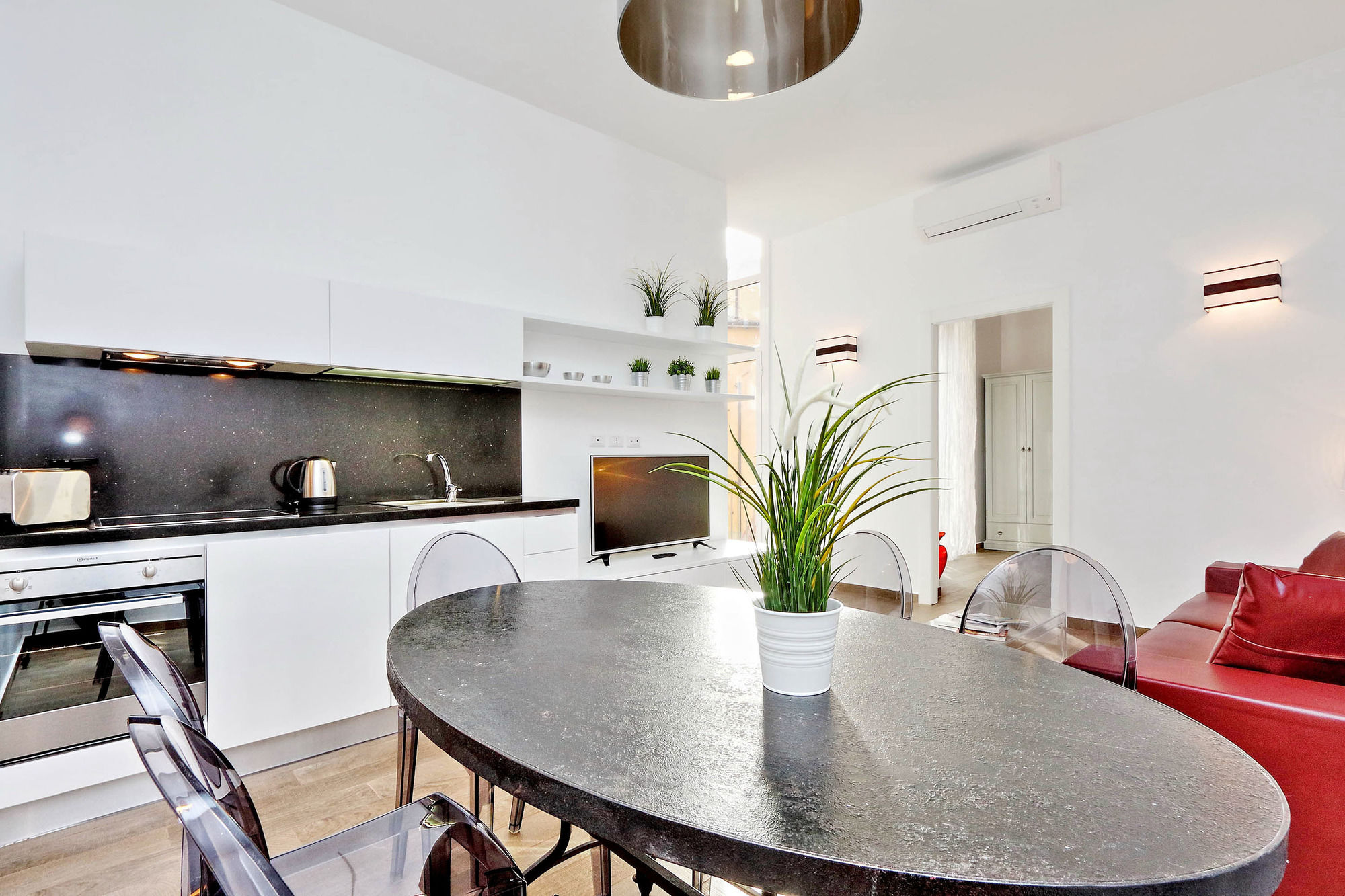 Фото Monti Apartments - My Extra Home