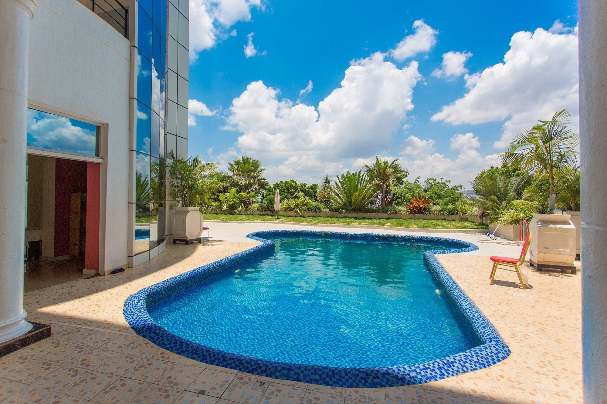 Фото The Mirror Hotel