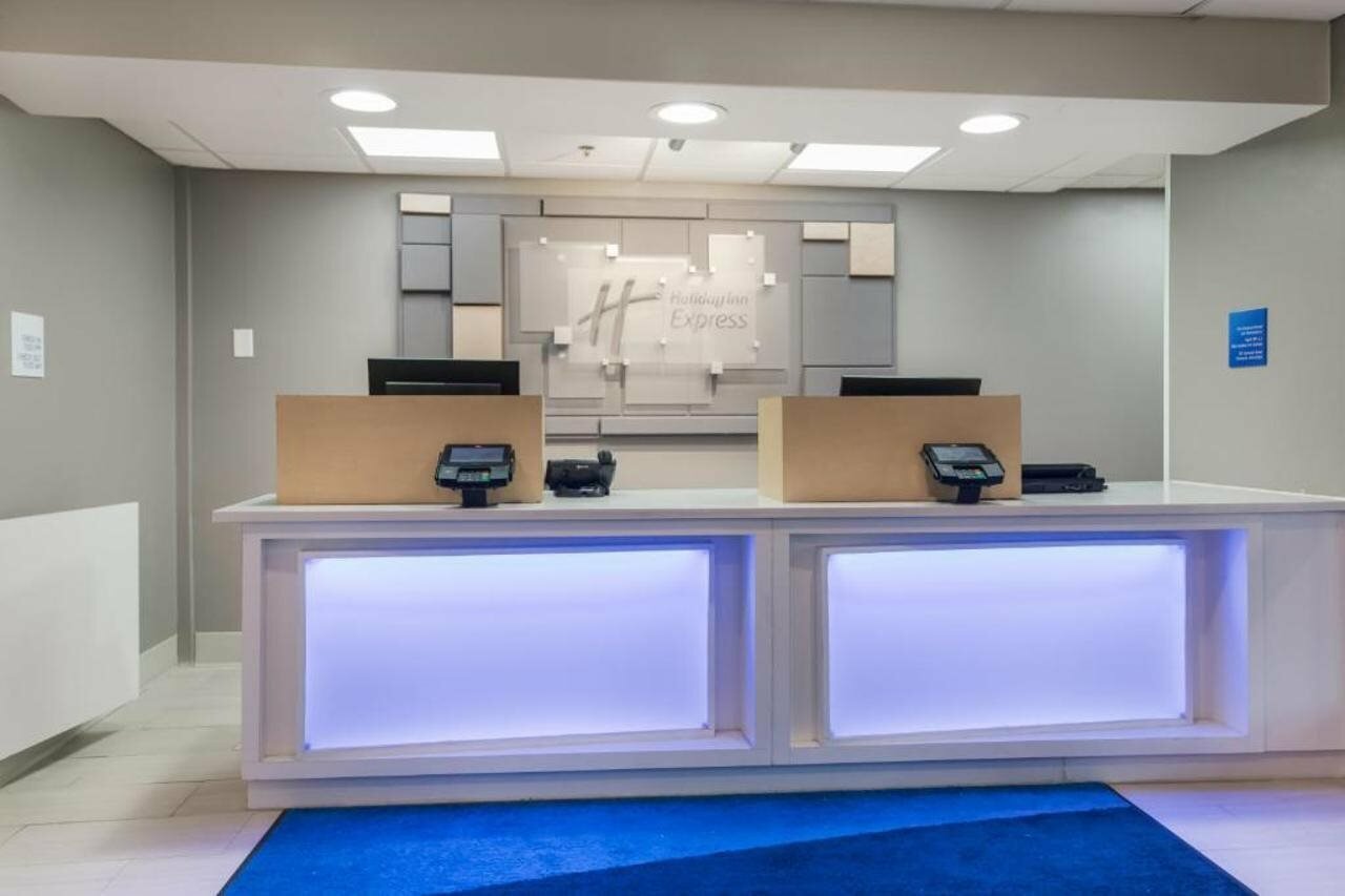 Фото Holiday Inn Express Plymouth, an Ihg Hotel