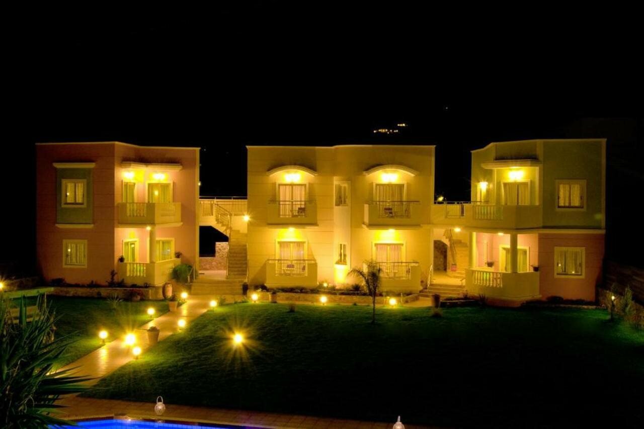 Фото King's Village Apartments