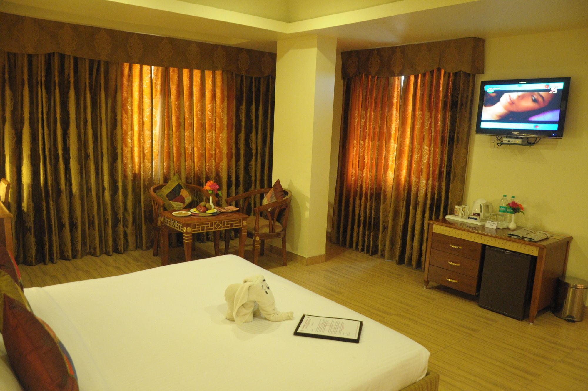 Фото Chokhi Dhani The Palace Hotel