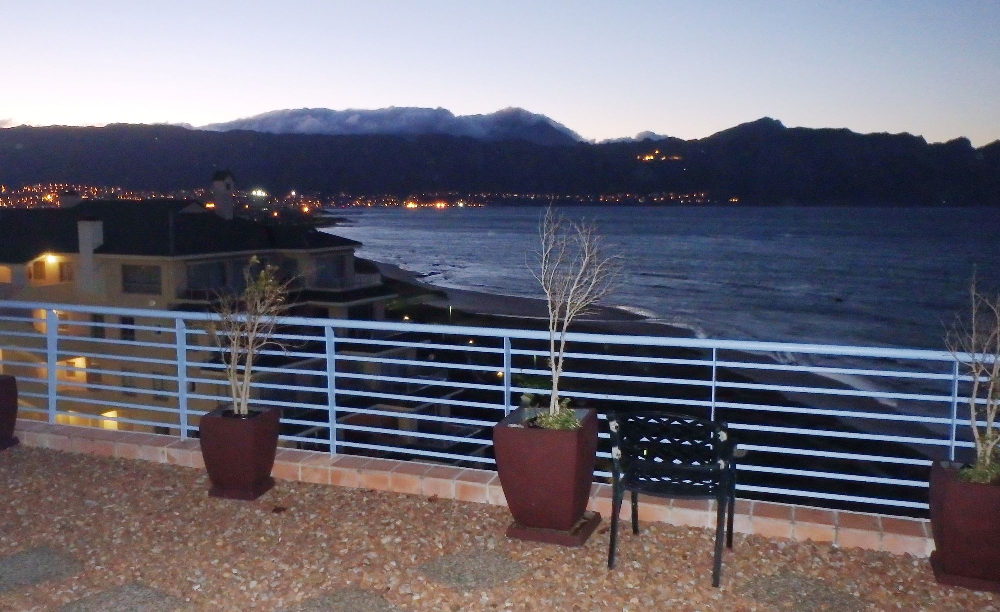 Фото Ocean Breeze Hotel