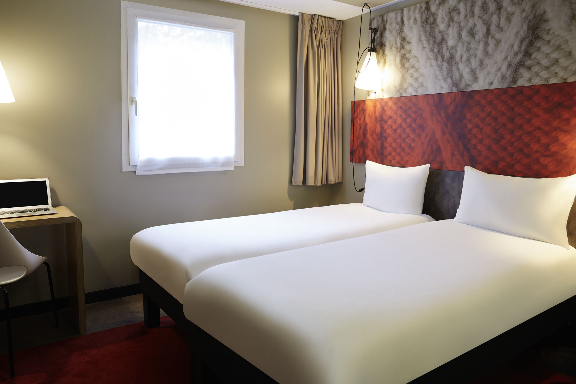 Фото ibis Paris Canal Saint-Martin Hotel