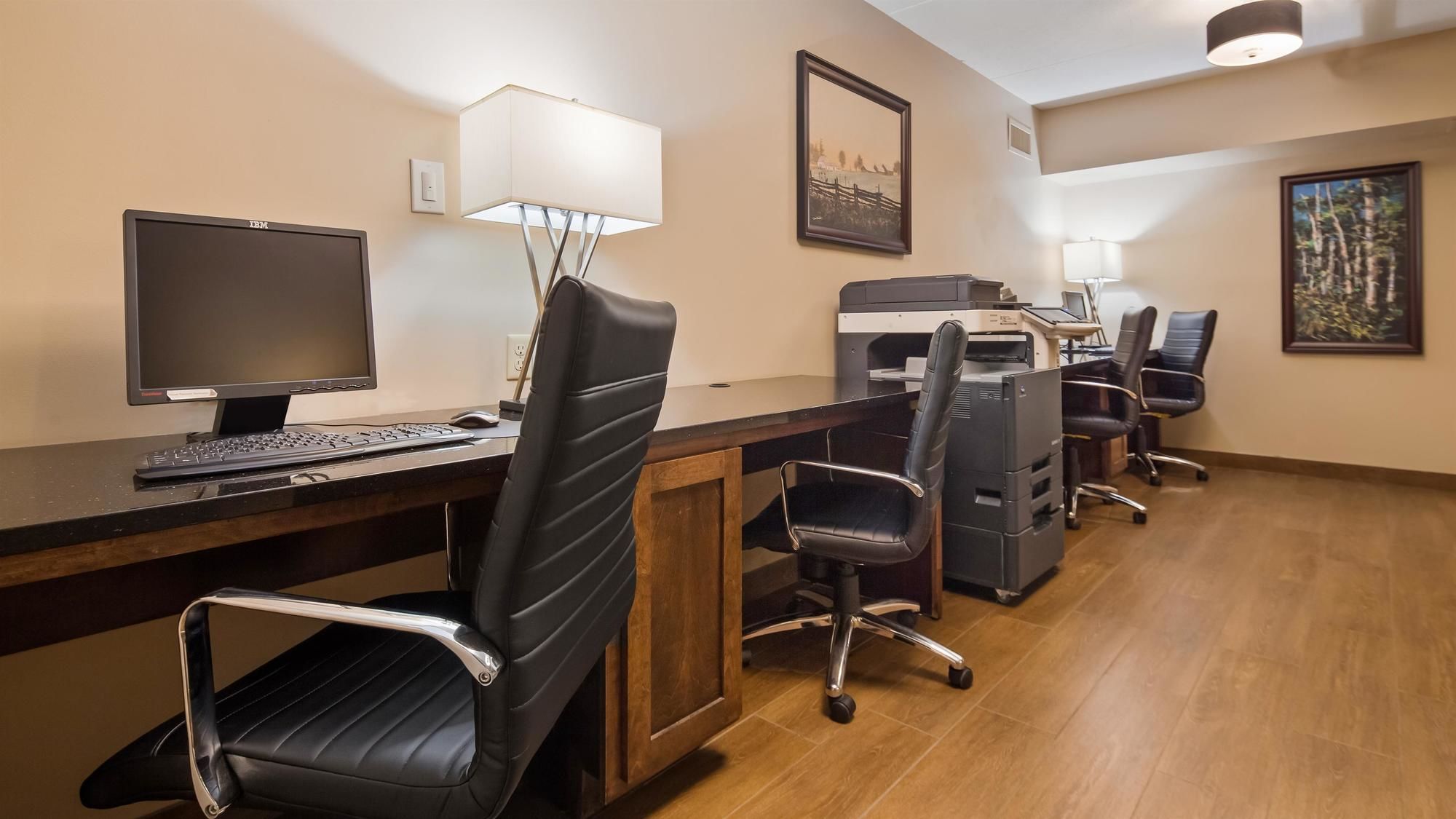 Фото Best Western Pembroke Inn & Conference Centre